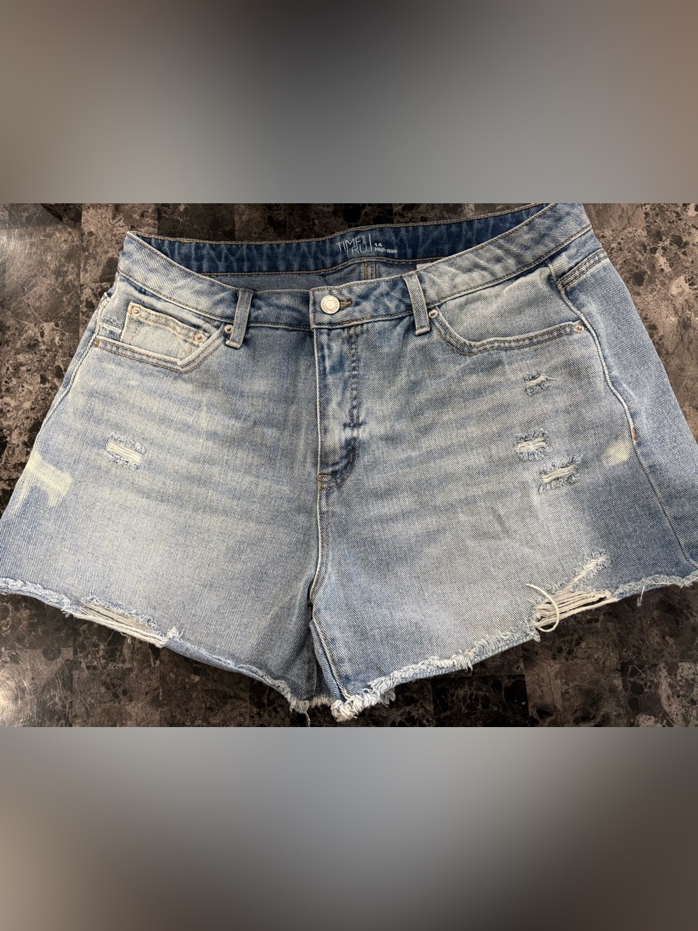 Time and Tru Distressed High Rise Denim Jean Shorts Light Wash Size 14